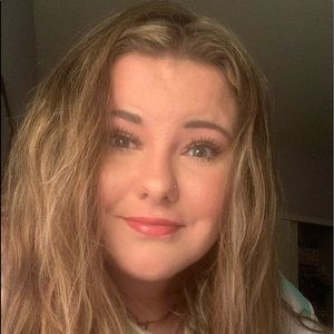 Meet your Posher, Izzy